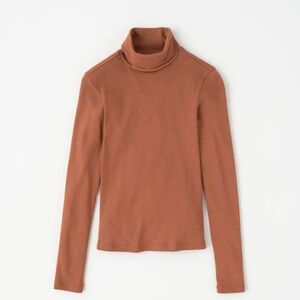 KOTN Fitted Turtleneck sz L